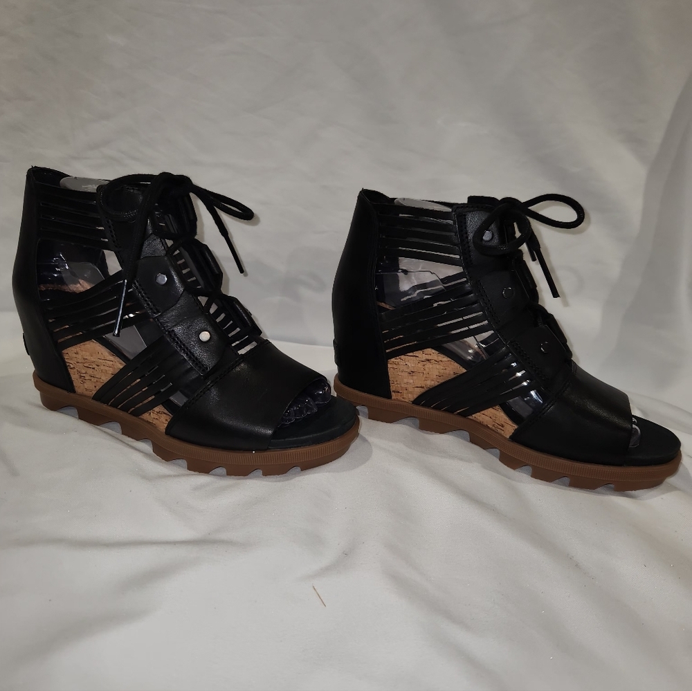 Sorel Joanie II Lace Huarache Black and Tan Wedge Sandals. Size 7.5 - Picture 4 of 10